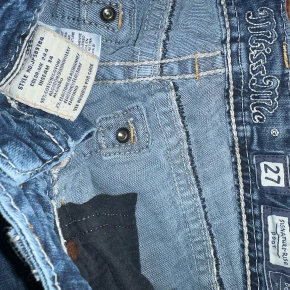 Miss Me Medium Blue Boot-Cut Jeans with Embellished Fleur-de-Lis Pockets - Picture 4 of 5